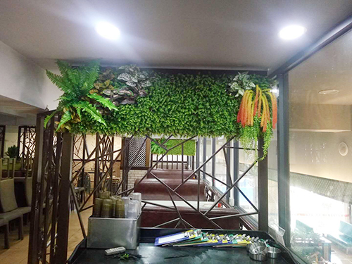 绿雕餐厅仿真植物墙案例